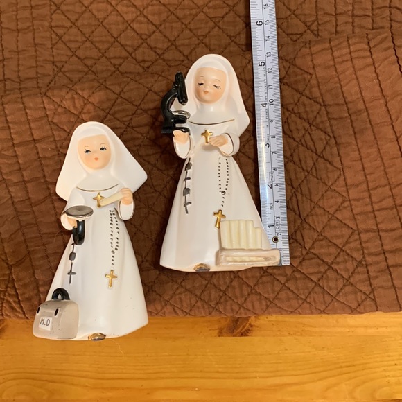 Vintage Nun Doctors, 1962, (set of 2) - Picture 11 of 11